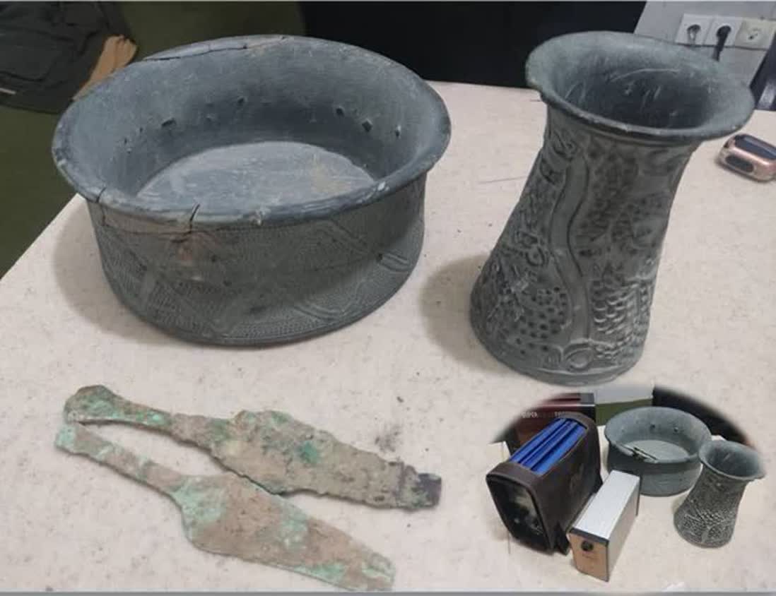 کشف ۴ شیء باستانی در جیرفت