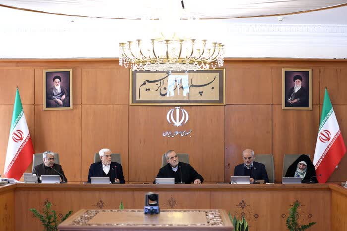  نظام سلامت در دام تحلیل‌ دشمن گرفتار نشود