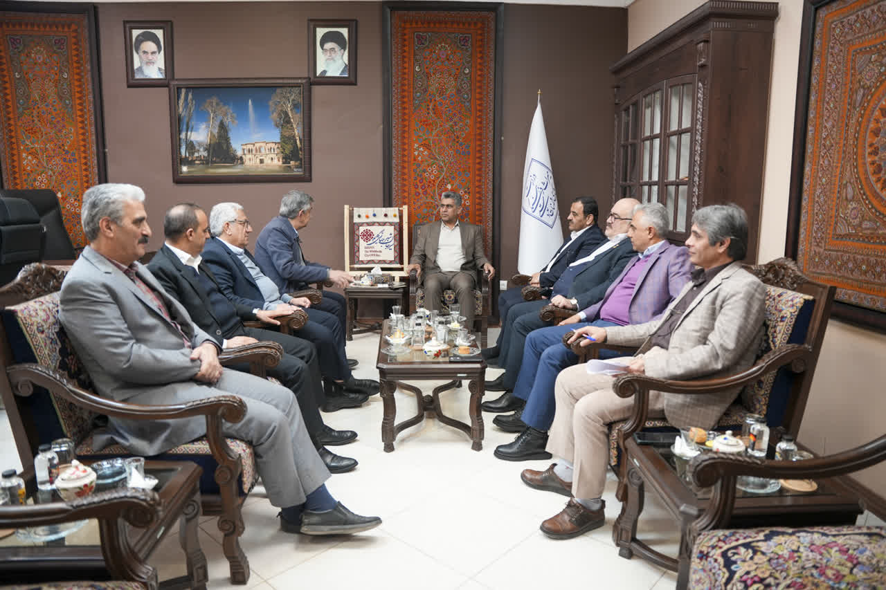 برخورد قانونی با واحدهای اقامتی غیرمجاز را با جدیت دنبال می‌کنیم