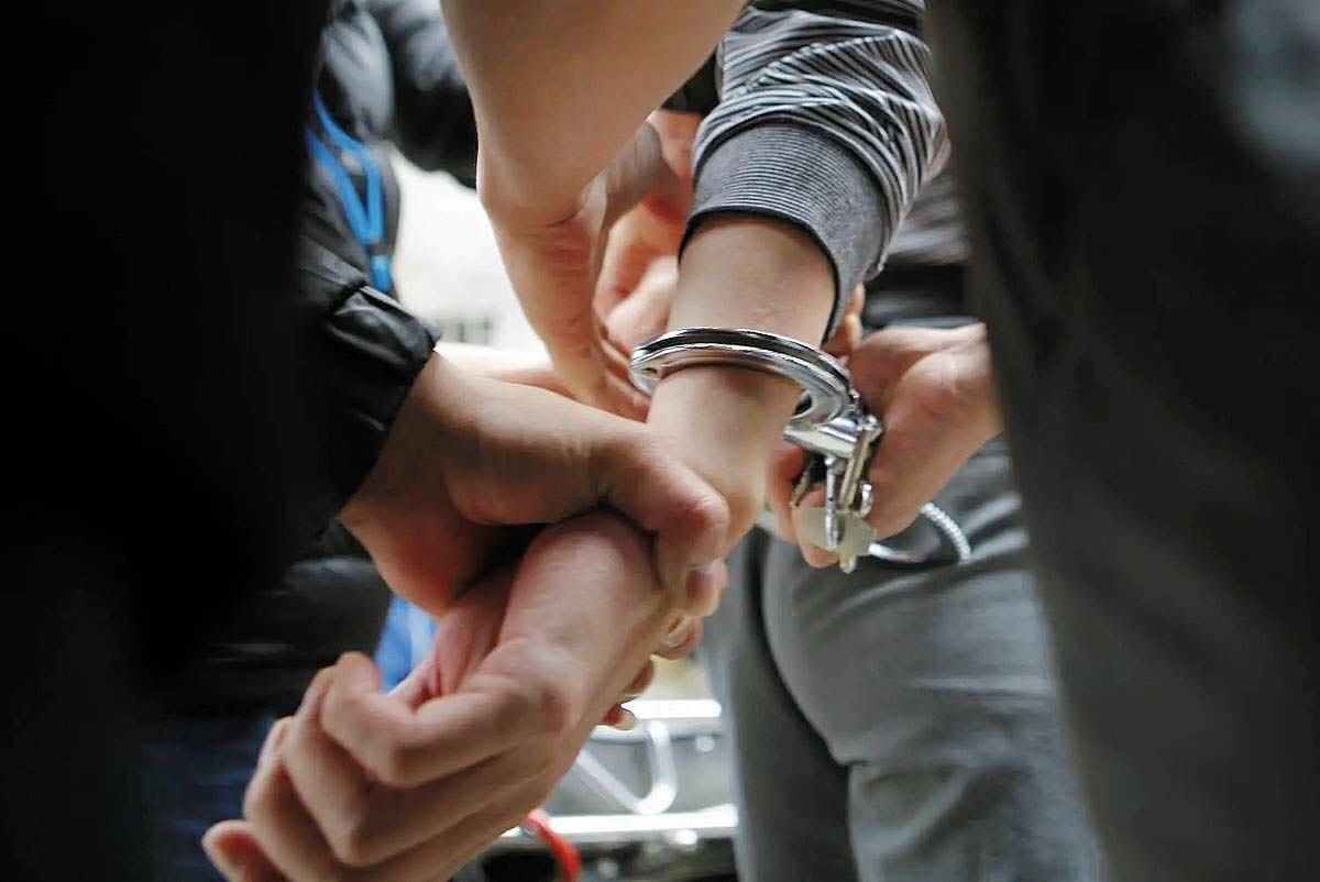 دستگیری عوامل فروش سازمان‌یافته فیلترشکن در کرمان