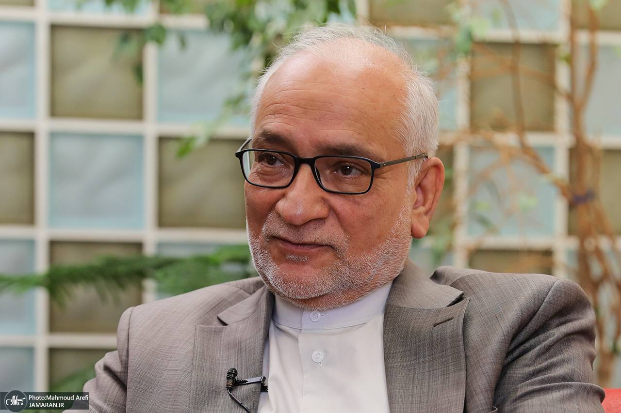 مسئولان پس از جنگ به نوسازی جامع ایران فکر کنند