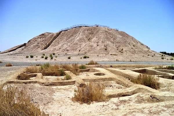 حفاران غیرمجاز در محوطه‌های تاریخی جیرفت دستگیر شدند