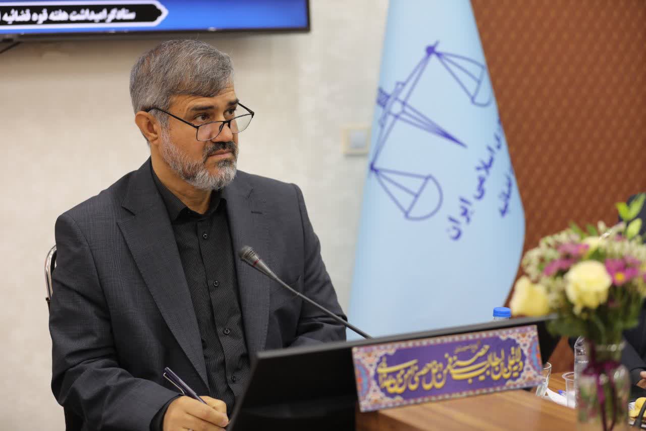 دستگاه قضا به شرکتی که حساب خود را به کرمان منتقل نکند ورود می‌کند