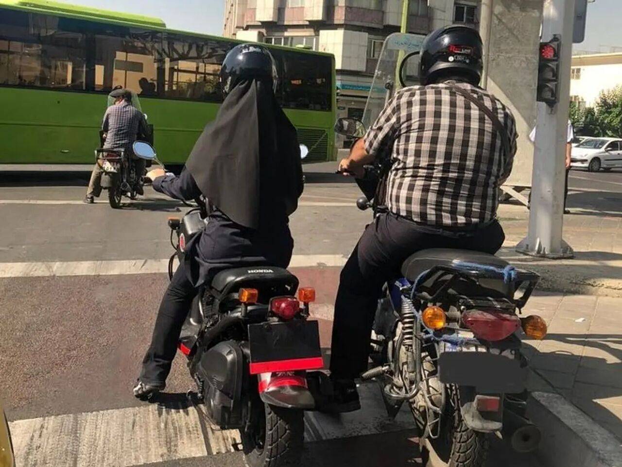 ۹۵ موتورسوار فاقد گواهینامه در کرمان توقیف شدند