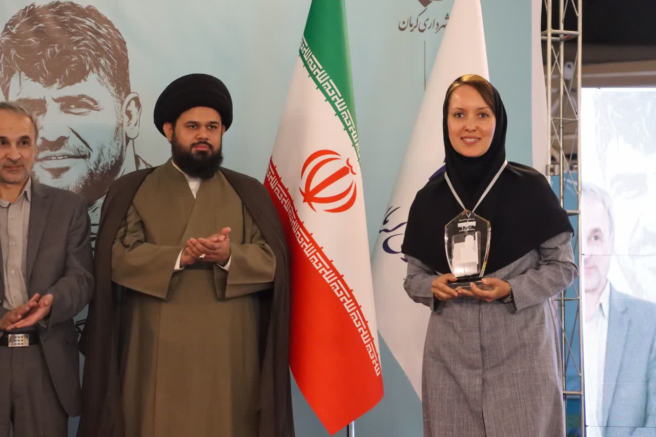 خبرنگار فردای‌کرمان در اختتامیه رویداد آموزشی هم‌روایت تجلیل شد