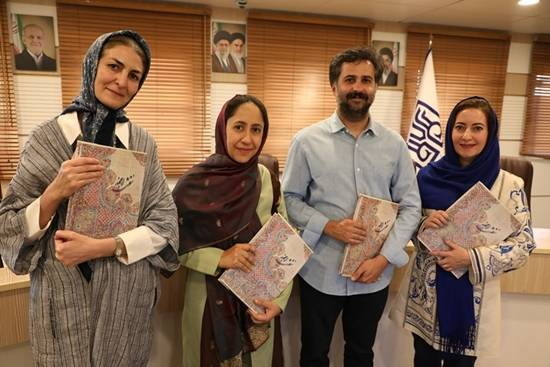 رونمایی از ماکت کتاب «نقش ارجمند» در دانشگاه باهنر