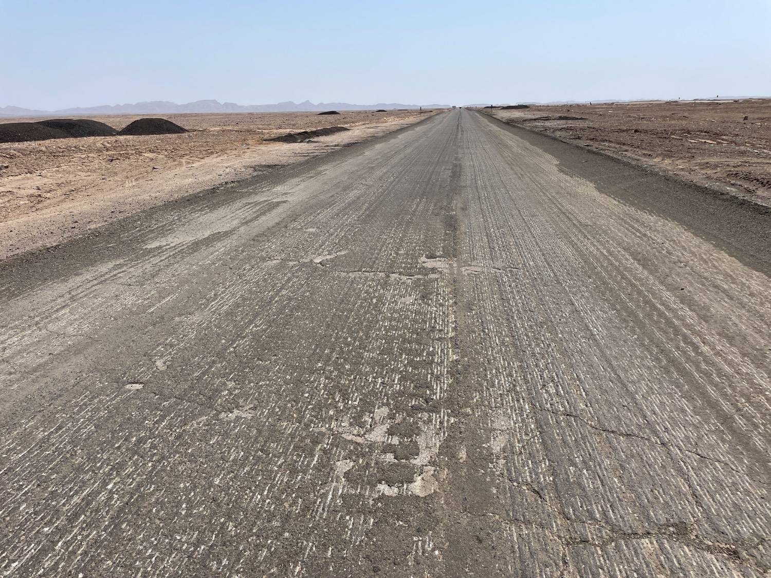 آغاز بهسازی ۲۰ کیلومتر از محور کرمان-راور-دیهوک