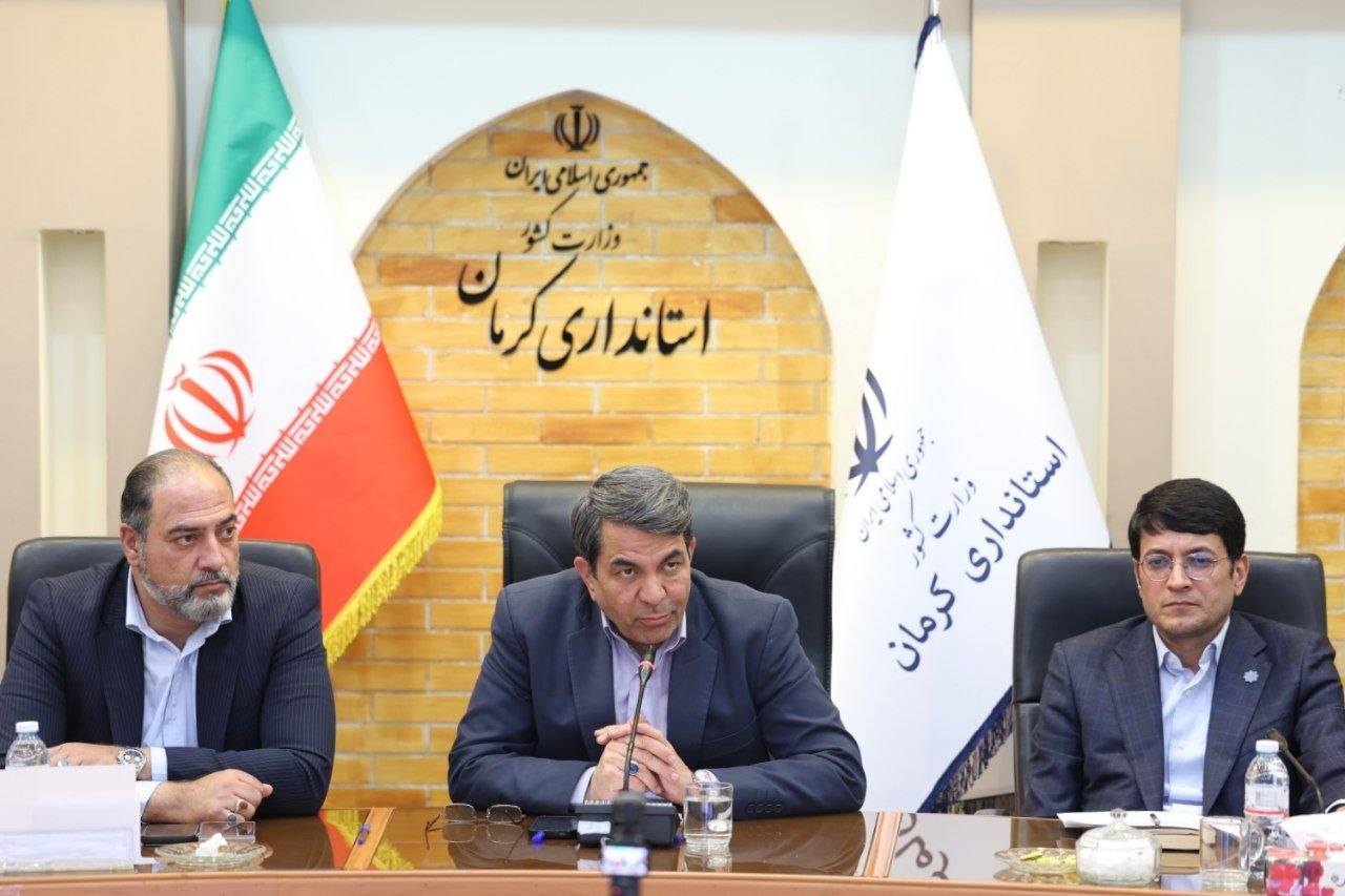 بدهی بیمه‌ها به داروخانه‌ها نباید سلامت بیماران را به خطر بیندازد