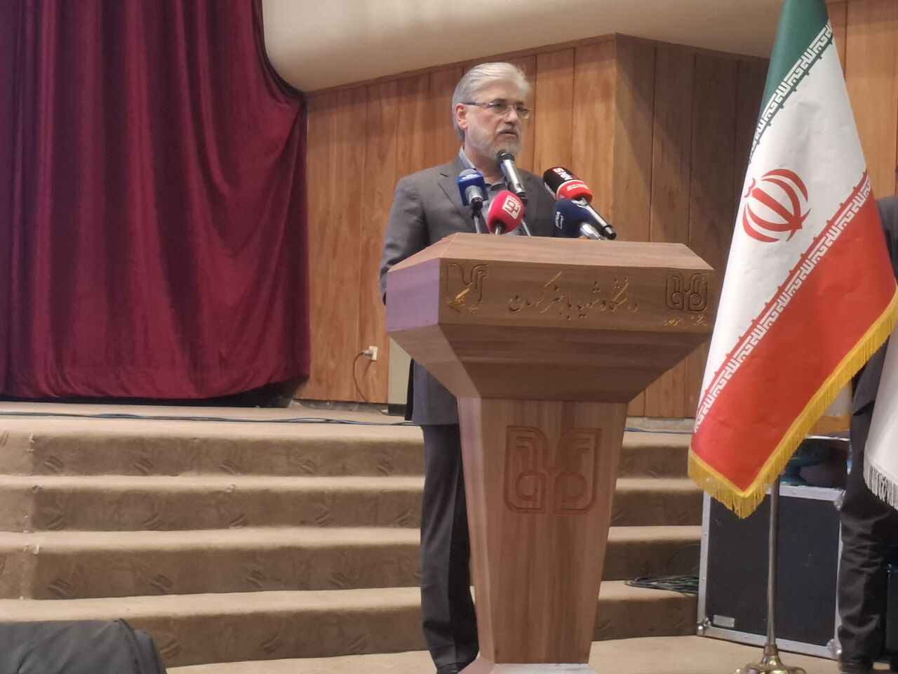 دانشگاه نباید اشتغال فارغ‌التحصیلان را تضمین کند