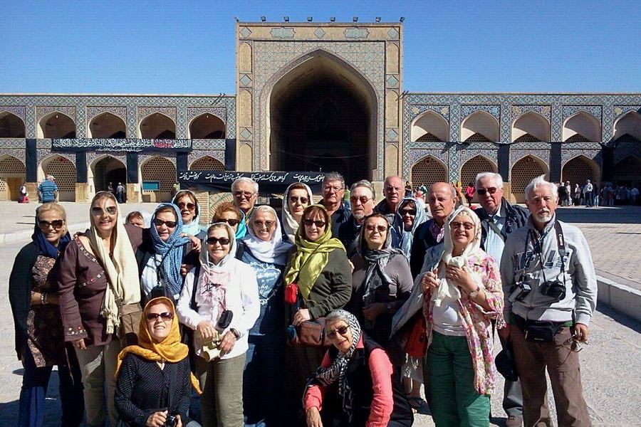 به کشور زیبای ایران سفر کنید