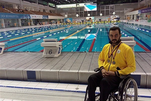 شناگر معلول کرمانی در راه رقابت‌های قهرمانی جهان