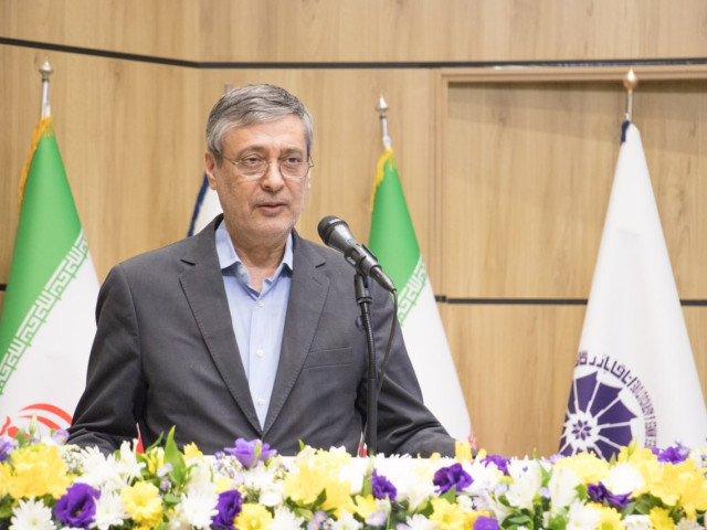 کرمان نباید فقط انبار مواد خام ایران باشد