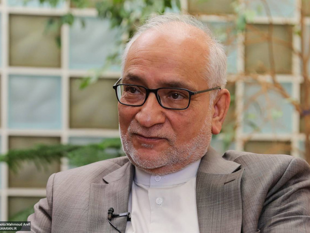 مسئولان پس از جنگ به نوسازی جامع ایران فکر کنند