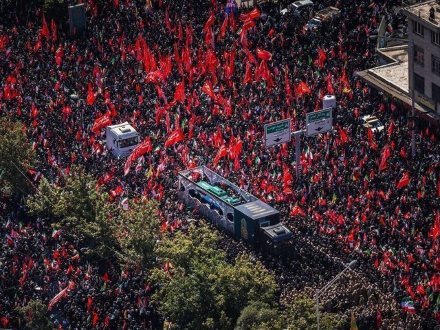 خدمات اسکان و حمل‌ونقل زائران کرمانی در مشهد فعال شد