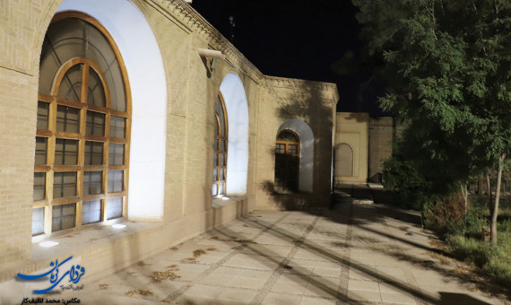 موزه صنعتی در شب