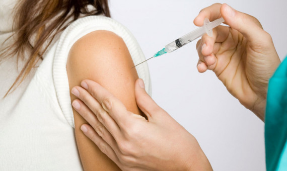 مادران باردار برای تزریق واکسن آنفلوآنزا به مراکز بهداشت مراجعه کنند