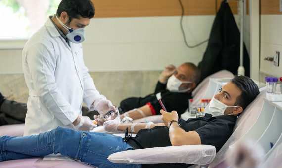 گروه‌های خونی A و O برای اهدای خون مراجعه کنند