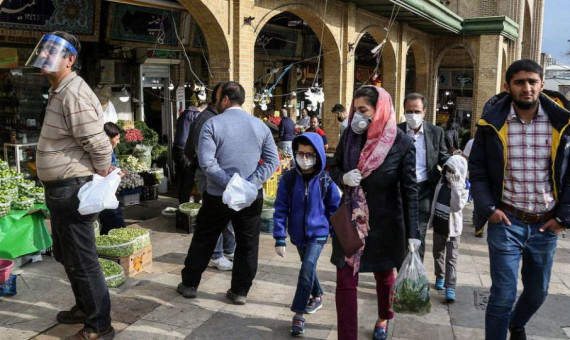 در نظارت بر تعطیلی اصناف تبعیض قائل می‌شوند