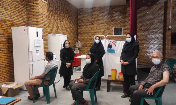 مشاوران و روانشناسان مراکز مشاورۀ کرمان واکسینه شدند