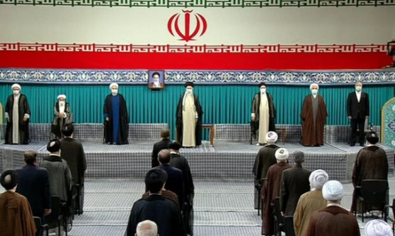 رهبر انقلاب حکم ریاست‌جمهوری حجت‌الاسلام رئیسی را اعطا کردند