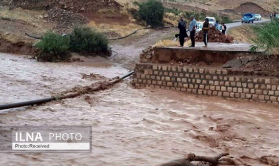 سیل‌زدگان کمک‌ بلاعوض و تسهیلات قرض‌الحسنه دریافت می‌کنند