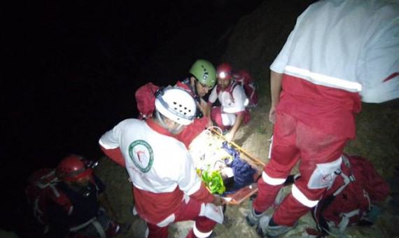 بانوی آسیب‌دیده در کوه‌های ماهان پس از ۱۳ ساعت نجات یافت