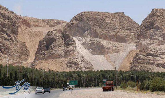 بروکراسی‌های زائد اداری در پروژۀ «بام کرمان» حذف شود