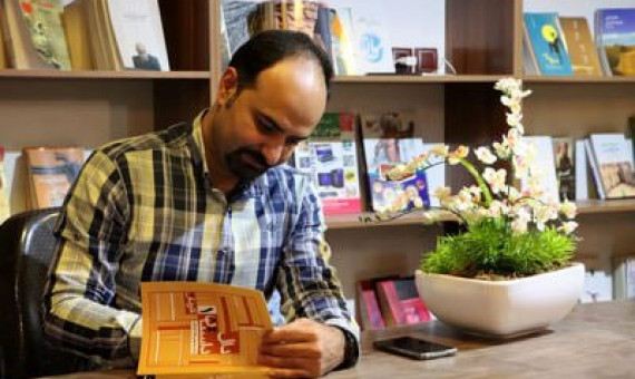 آثار داستان‌نویسان کرمان را در ۱۰ جلد معرفی می‌کنم