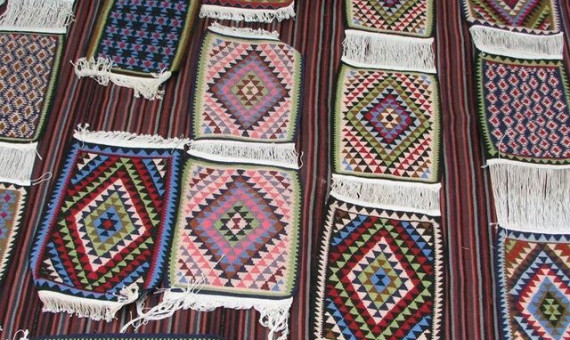 هنر گلیم‌بافی شعبجره زرند احیا می‌شود