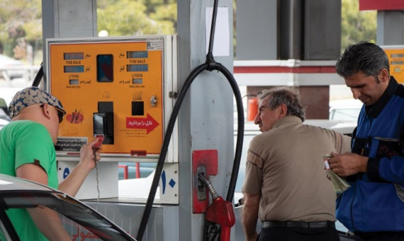   افزایش قیمت بنزین و حذف کارت سوخت کذب است  