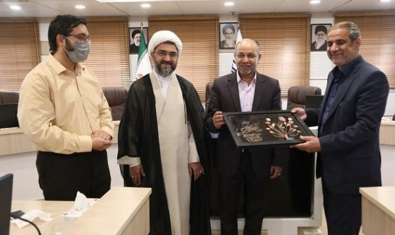   هیچ دانشجویی را مستحق طرد و تحدید نمی‌دانستم