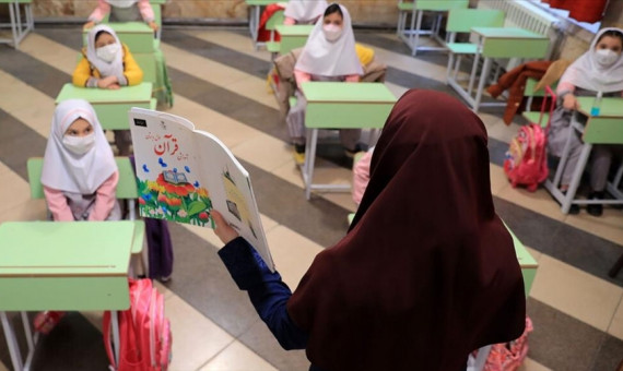 امتیازدهی دانشآموزان به معلمان برای قانون رتبهبندی صحت ندارد