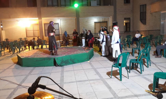 اجرای تعزیه توسط هیات فاطمیه زنگی‌آباد در تئاتر شهر کرمان