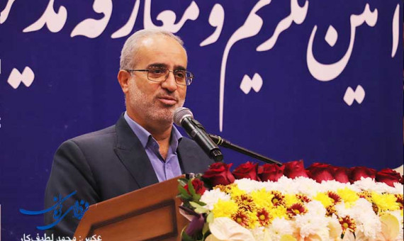 شرکتهای بزرگ استان به پایداری اقتصاد هنر کمک کنند