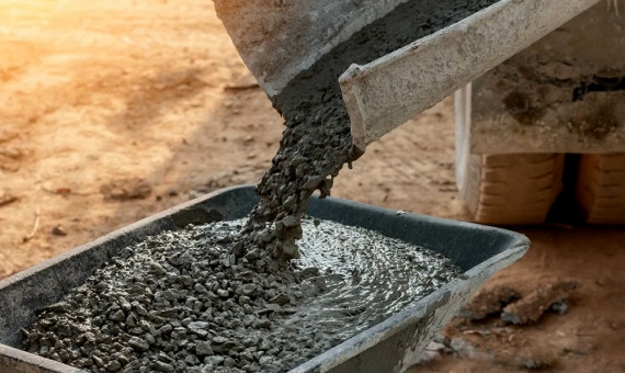 قیمت هر کیسه سیمان ۵۰ هزار تومان 