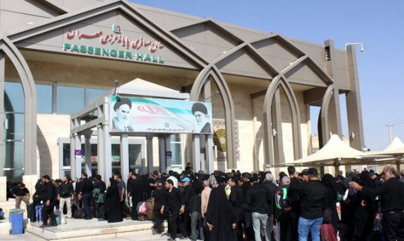 مرز مهران برای تردد زائران باز است