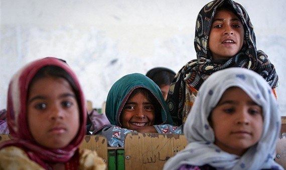 مشکلات دختران بازمانده از تحصیل در مناطق محروم را رفع می‌کنیم