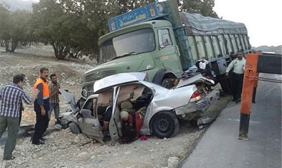 سالانه  800 نفر در تصادفات جاده‌ای کرمان جان می‌بازند