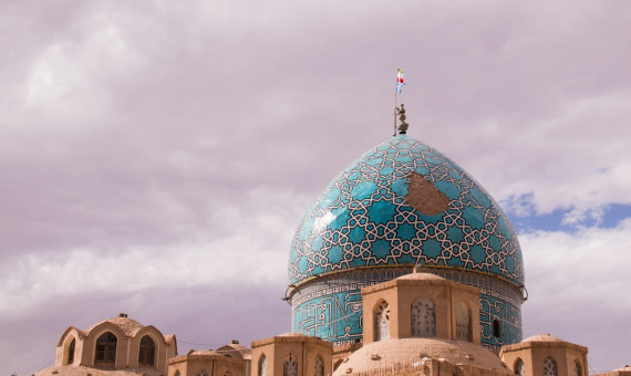 زخم تازه بر چهرۀ گنبد مزار شاه نعمت‌الله ولی