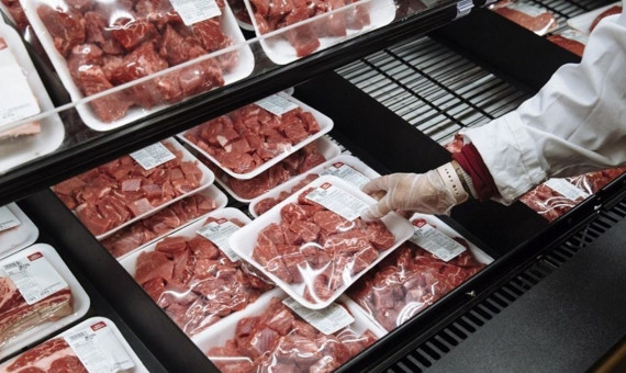 توزیع 428 تن گوشت قرمز منجمد در کرمان