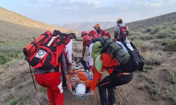 نجات کوهنورد ۶۰ ساله از ارتفاعات کوه هزار