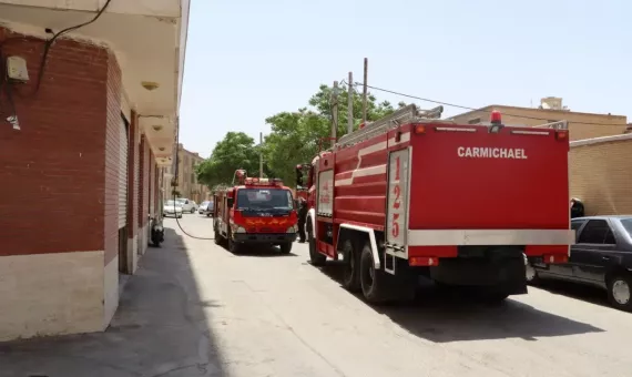 نجات ٧ نفر از آتش‌سوزی ساختمان ۲۴ واحدی در کرمان