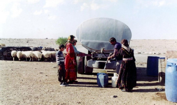 آب آشامیدنی عشایر جنوب کرمان با تانکر تامین می‌شود