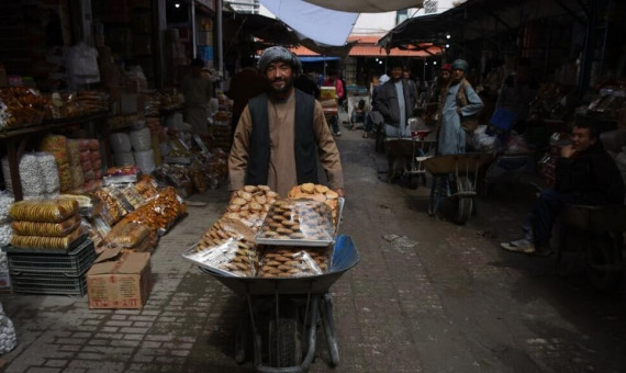 ۶ مغازه به دلیل به‌کارگیری اتباع غیرمجاز در بازار کرمان پلمب شد