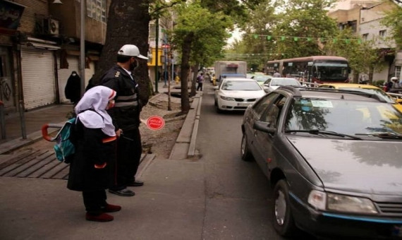 پلیس راهور در خیابانهای اطراف مدارس کرمان مستقر میشود