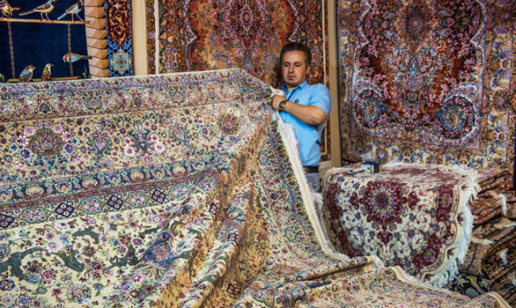بخشی از بازارهای فرش را با پیمانسپاری ارزی از دست دادیم