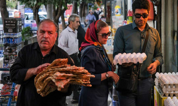 هزینۀ زندگی خانوارها نسبت به آذر پارسال ٤٠ درصد بیشتر شد