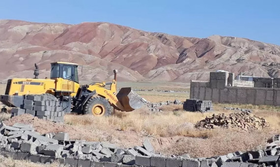 کشف زمین‌خواری 13 هزار میلیارد ریالی در حاشیۀ شهر کرمان