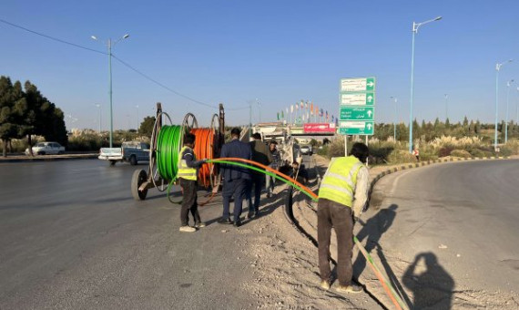 قرارداد شهرداری برای اجرای فیبرنوری با مصوبۀ شورا متفاوت است!