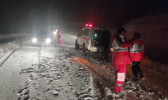 هلال‌احمر به ٢٣۶ خودرو در جاده‌های کرمان امداد‌رسانی کرد